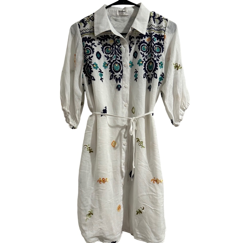 Kindred Petite Medium White Embroidered Medallion Boho Gauze Dress